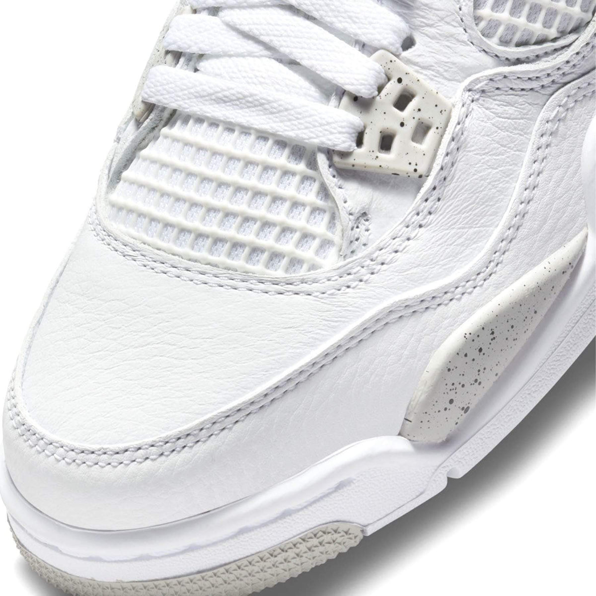 Air Jordan 4 'White Oreo' — view 6